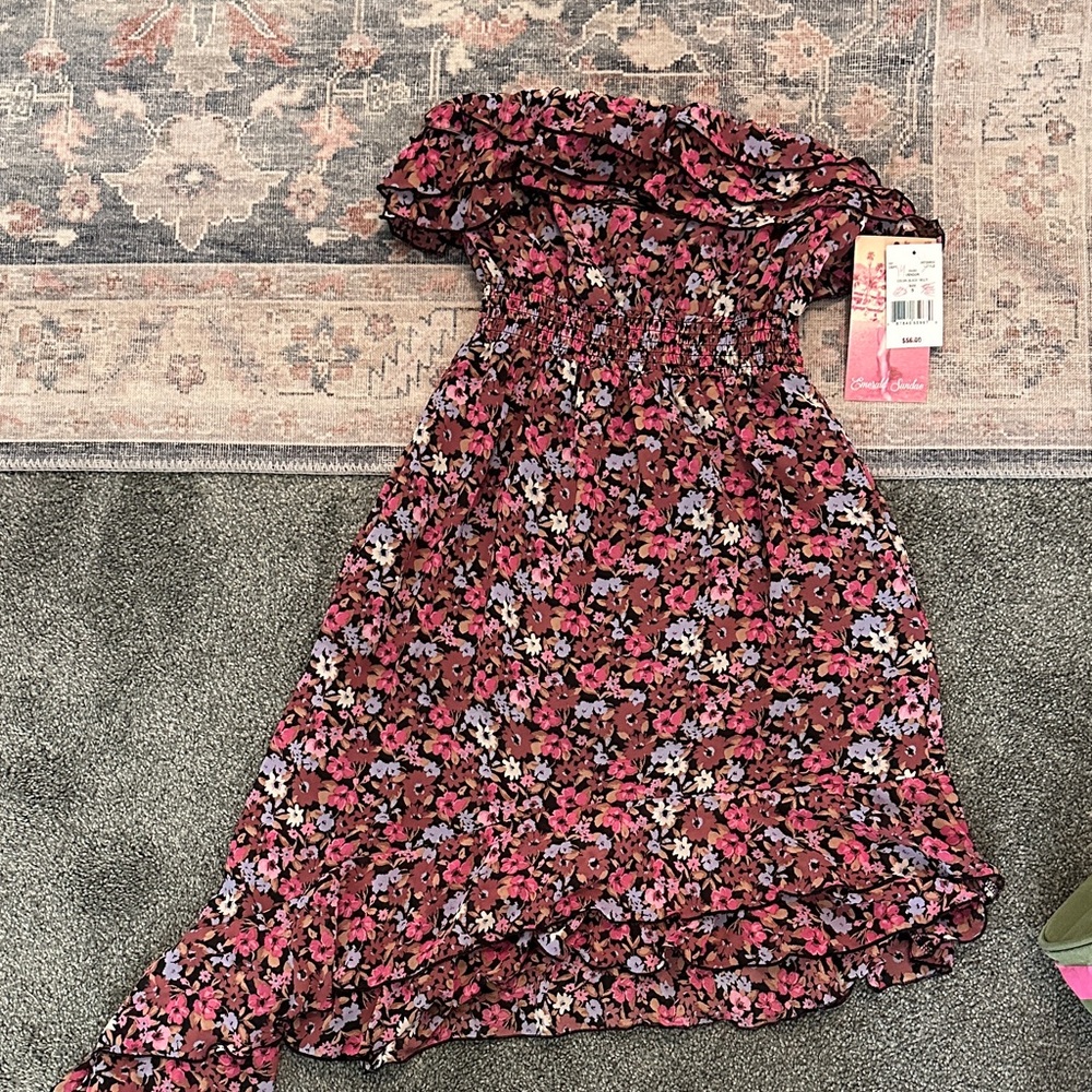 Floral strapless dress. Perfect for fall size small